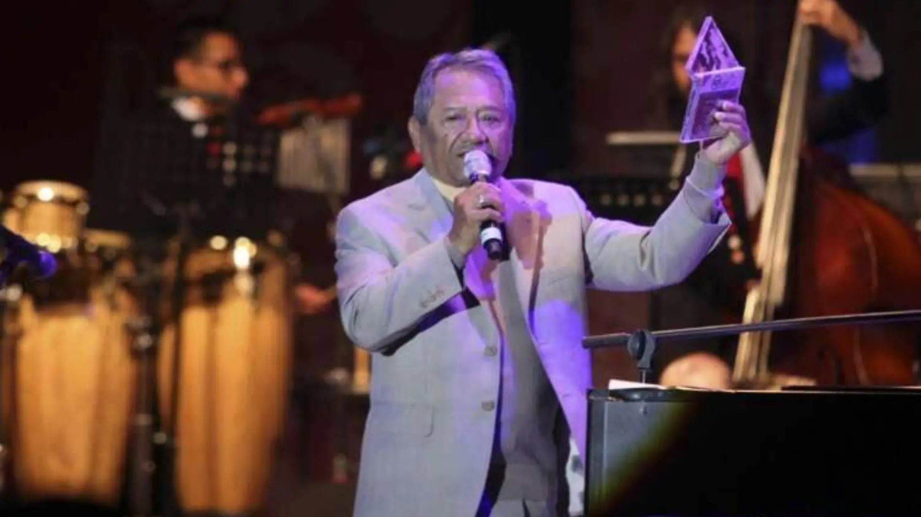 Armando Manzanero (9)